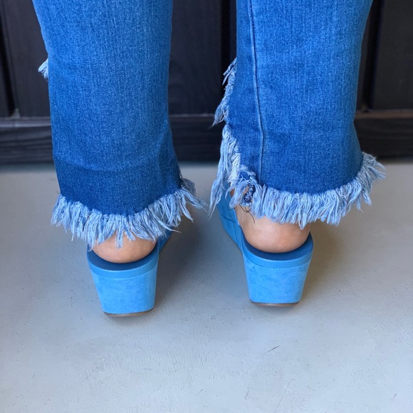 NIB Blues Waves Open Toe Slip On Platform Wedge - Picture 7 of 7